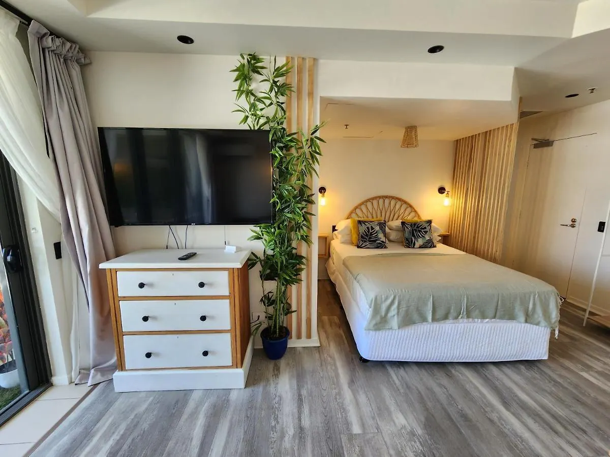 Stylish Studio Apartment, Holiday Resort, With View, Pool, Spa , Sauna Gold Coast Avustralya