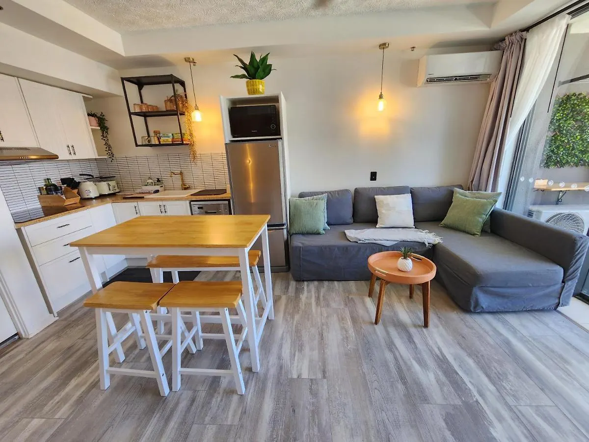 Stylish Studio Apartment, Holiday Resort, With View, Pool, Spa , Sauna Gold Coast